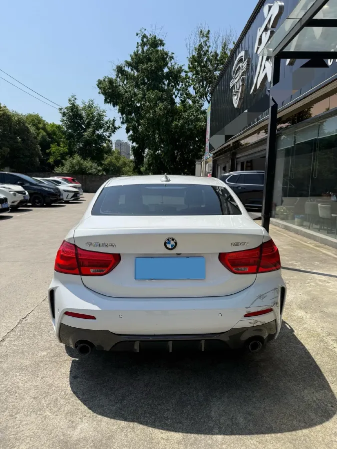 2021 BMW 1 Series 1.5T 140HP L3 7DCT,autocango,china used car exporter,china ev exporter,chinese used car exporter,chinese used ev exporter
