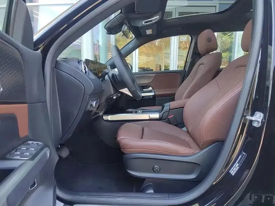 2025 Mercedes-Benz GLB Class 2.0T 190HP L4 8DCT,autocango,china used car exporter,china ev exporter,chinese used car exporter,chinese used ev exporter