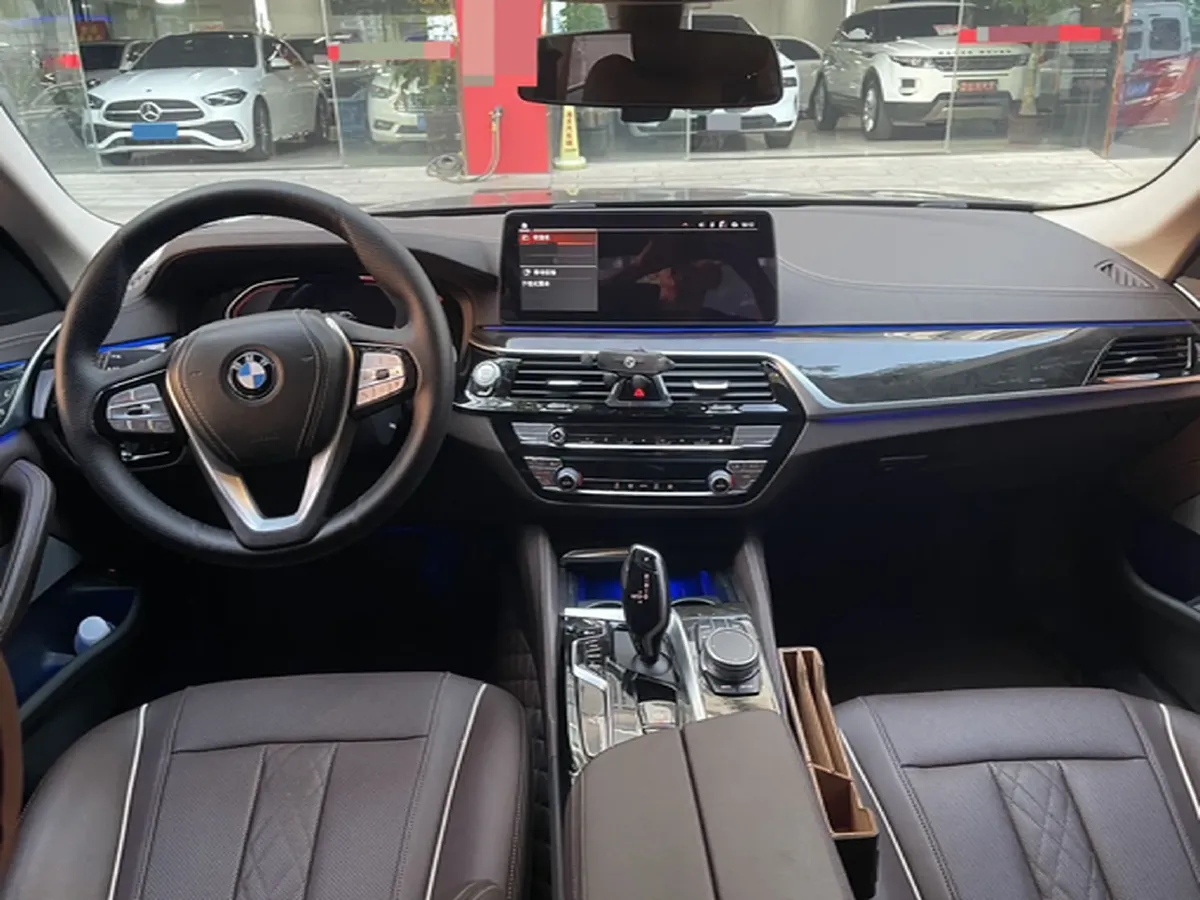 2022 BMW 5 Series 2.0T 184HP L4 8AT,autocango,china used car exporter,china ev exporter,chinese used car exporter,chinese used ev exporter
