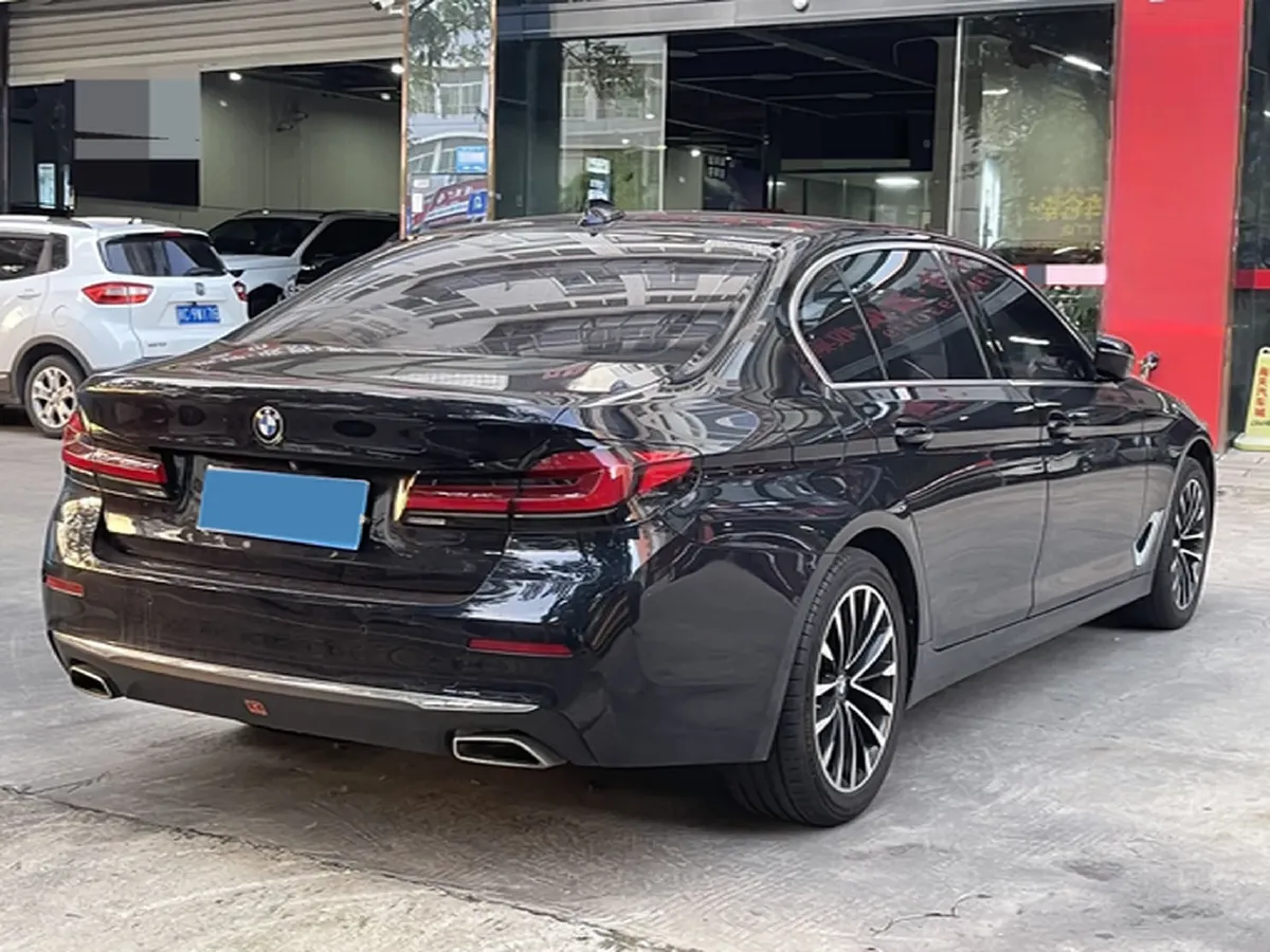 2022 BMW 5 Series 2.0T 184HP L4 8AT,autocango,china used car exporter,china ev exporter,chinese used car exporter,chinese used ev exporter
