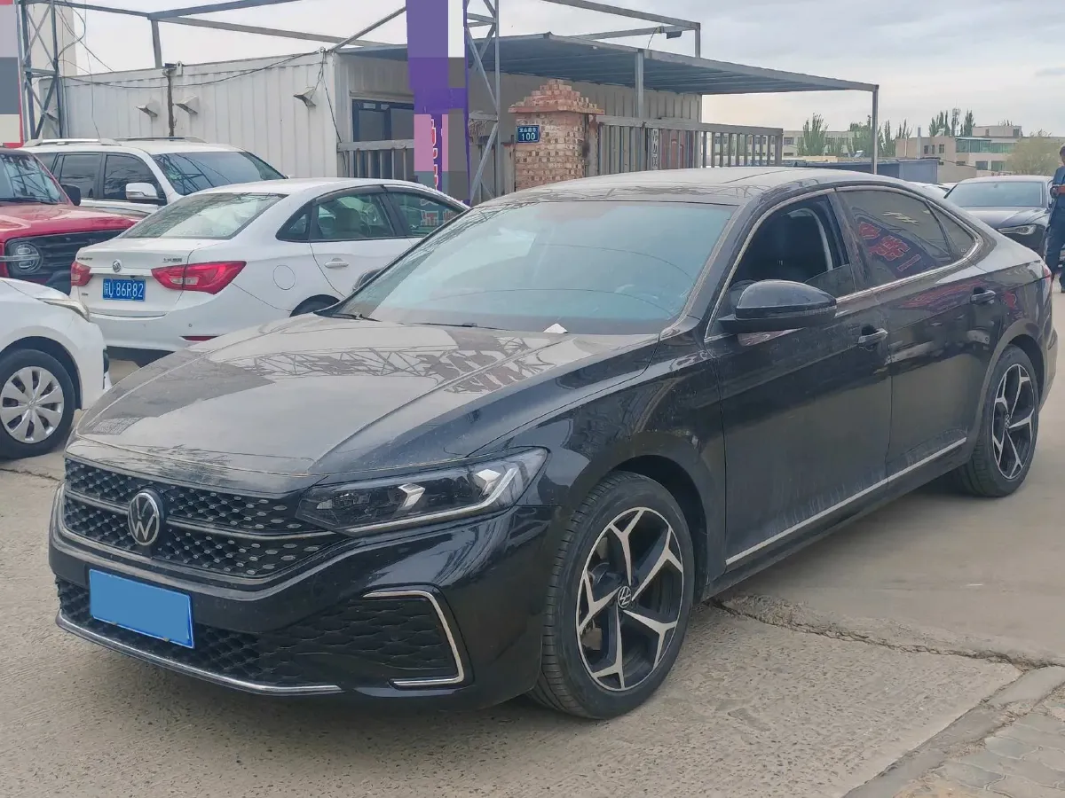 2025 Volkswagen Passat 2.0T 220HP L4 7DCT,autocango,china used car exporter,china ev exporter,chinese used car exporter,chinese used ev exporter