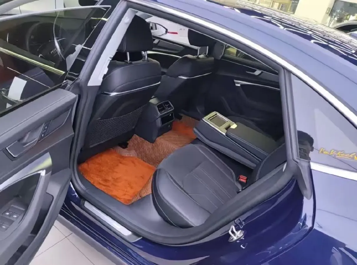 2022 Cadillac XT6 2.0T 237HP L4 9AT,autocango,china used car exporter,china ev exporter,chinese used car exporter,chinese used ev exporter