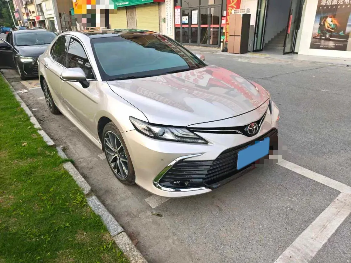 2021 Toyota Camry 2.5L 209HP L4 8AT,autocango,china used car exporter,china ev exporter,chinese used car exporter,chinese used ev exporter