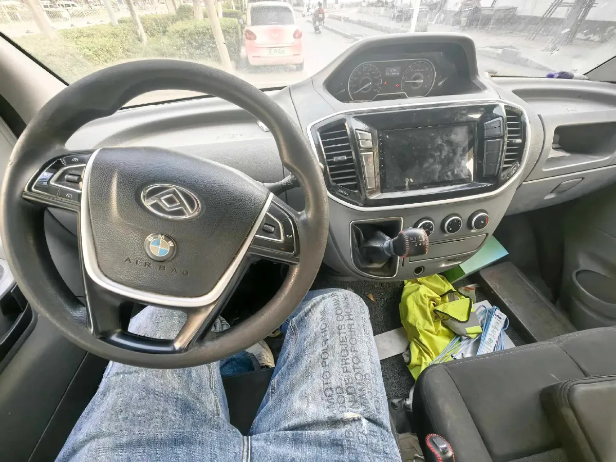 2021 MAXUS XinTu V80 2.0T 139HP L4 6MT,autocango,china used car exporter,china ev exporter,chinese used car exporter,chinese used ev exporter