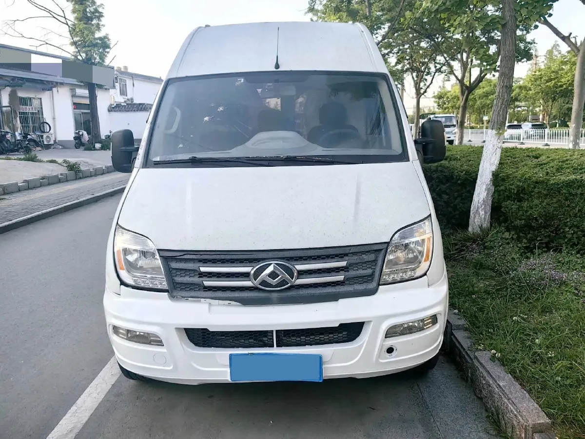 2021 MAXUS XinTu V80 2.0T 139HP L4 6MT,autocango,china used car exporter,china ev exporter,chinese used car exporter,chinese used ev exporter