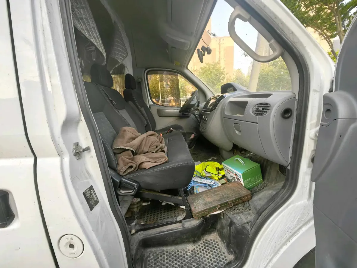 2021 MAXUS XinTu V80 2.0T 139HP L4 6MT,autocango,china used car exporter,china ev exporter,chinese used car exporter,chinese used ev exporter