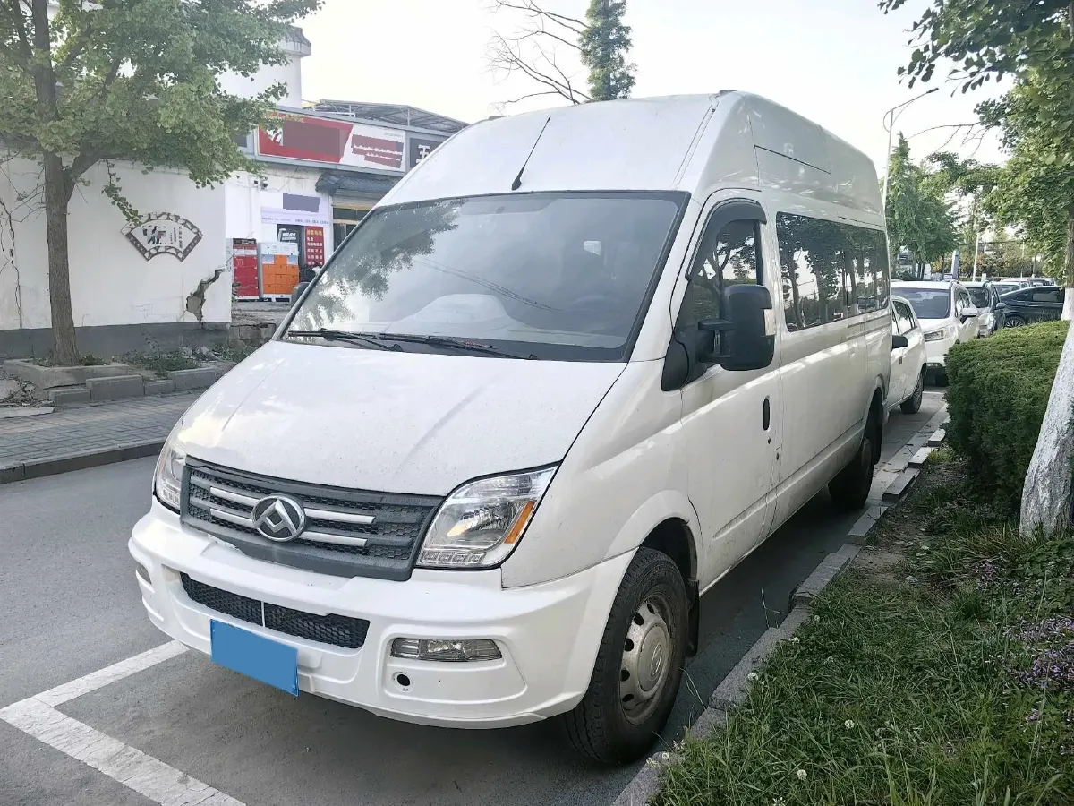 2021 MAXUS XinTu V80 2.0T 139HP L4 6MT,autocango,china used car exporter,china ev exporter,chinese used car exporter,chinese used ev exporter