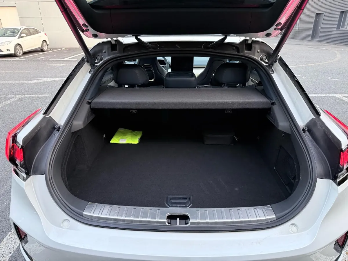 2025 Zeekr 001 BEV 100KWH,autocango,china used car exporter,china ev exporter,chinese used car exporter,chinese used ev exporter