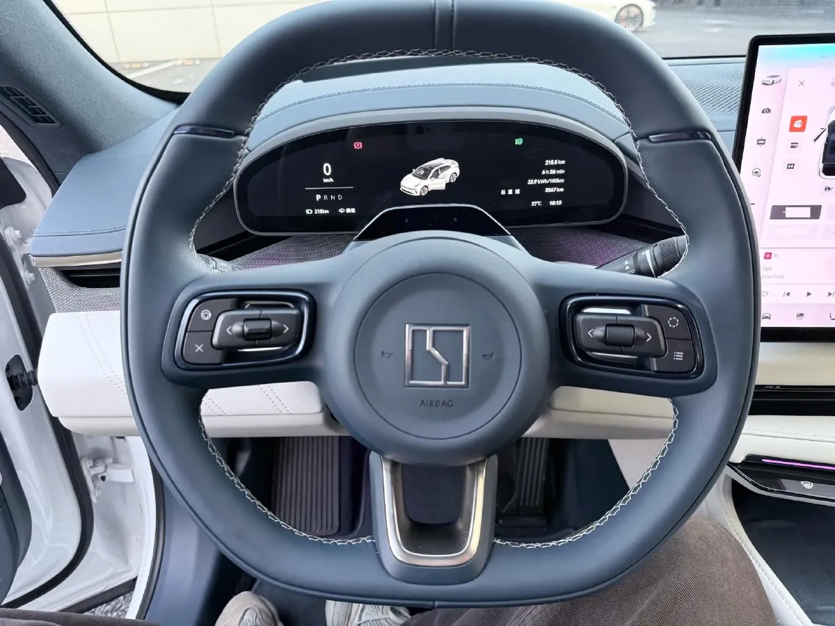 2025 Zeekr 001 BEV 100KWH,autocango,china used car exporter,china ev exporter,chinese used car exporter,chinese used ev exporter