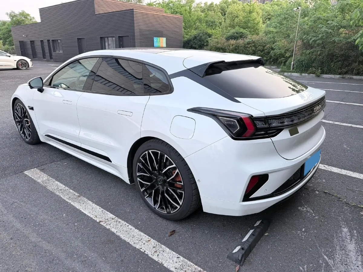 2025 Zeekr 001 BEV 100KWH,autocango,china used car exporter,china ev exporter,chinese used car exporter,chinese used ev exporter