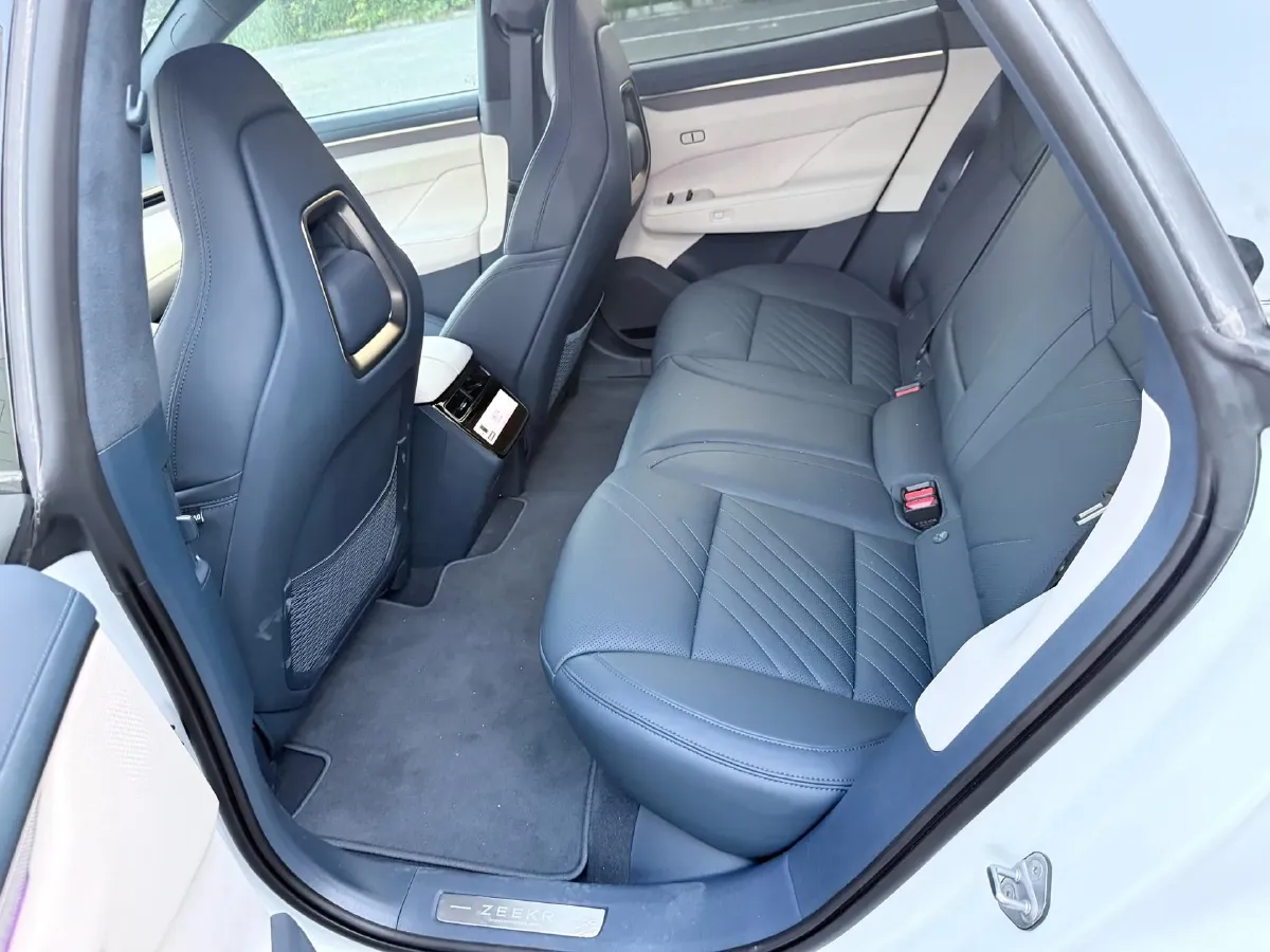 2025 Zeekr 001 BEV 100KWH,autocango,china used car exporter,china ev exporter,chinese used car exporter,chinese used ev exporter