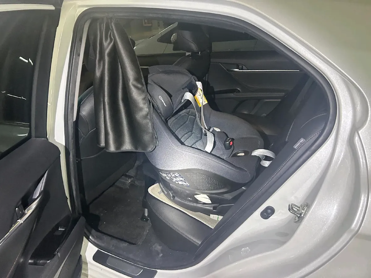 2021 Toyota Camry 2.5L 209HP L4 8AT,autocango,china used car exporter,china ev exporter,chinese used car exporter,chinese used ev exporter