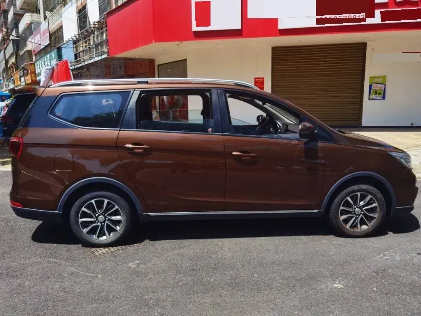2019 BaoJun 730 1.5T 147HP L4 6MT,autocango,china used car exporter,china ev exporter,chinese used car exporter,chinese used ev exporter