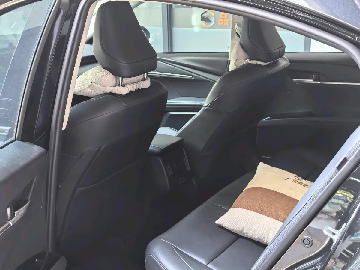 2024 Toyota Camry 2.0L 152HP L4 E-CVT Hybrid,autocango,china used car exporter,china ev exporter,chinese used car exporter,chinese used ev exporter