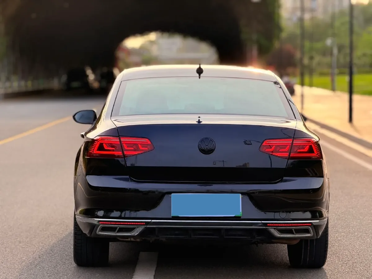 2020 Volkswagen Magotan 2.0T 186HP L4 7DCT,autocango,china used car exporter,china ev exporter,chinese used car exporter,chinese used ev exporter