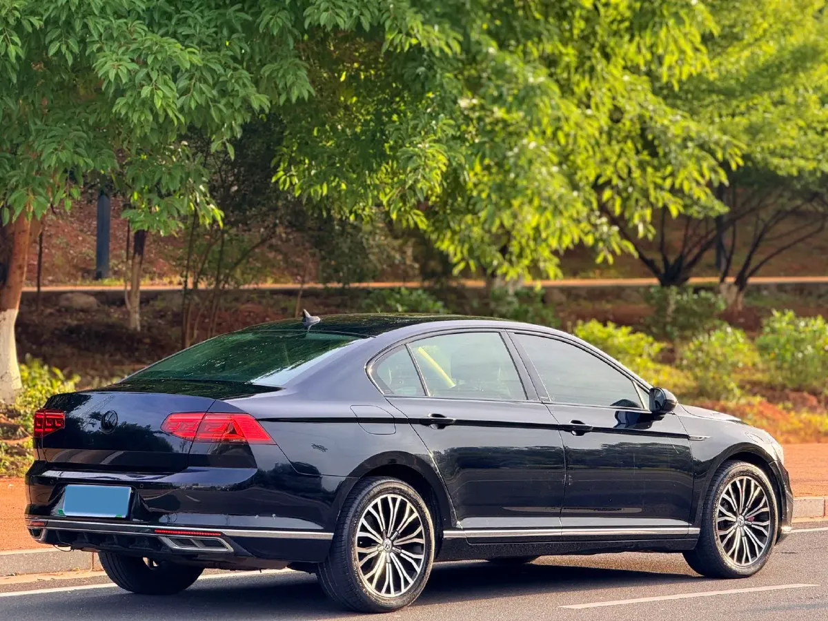 2020 Volkswagen Magotan 2.0T 186HP L4 7DCT,autocango,china used car exporter,china ev exporter,chinese used car exporter,chinese used ev exporter