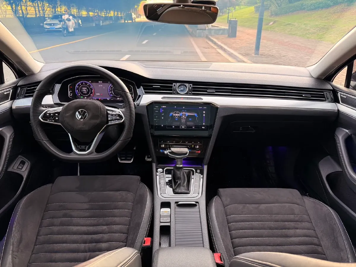 2020 Volkswagen Magotan 2.0T 186HP L4 7DCT,autocango,china used car exporter,china ev exporter,chinese used car exporter,chinese used ev exporter