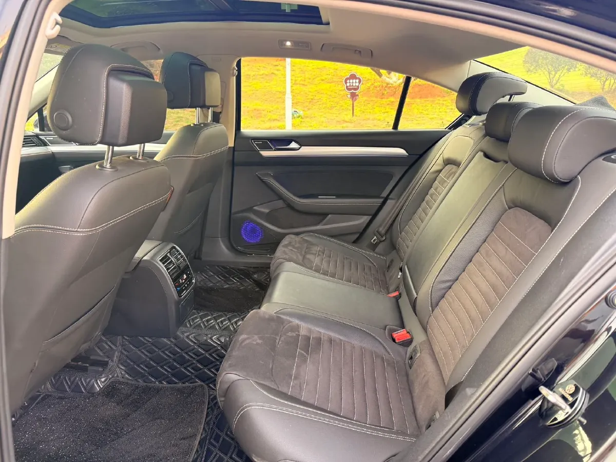 2020 Volkswagen Magotan 2.0T 186HP L4 7DCT,autocango,china used car exporter,china ev exporter,chinese used car exporter,chinese used ev exporter