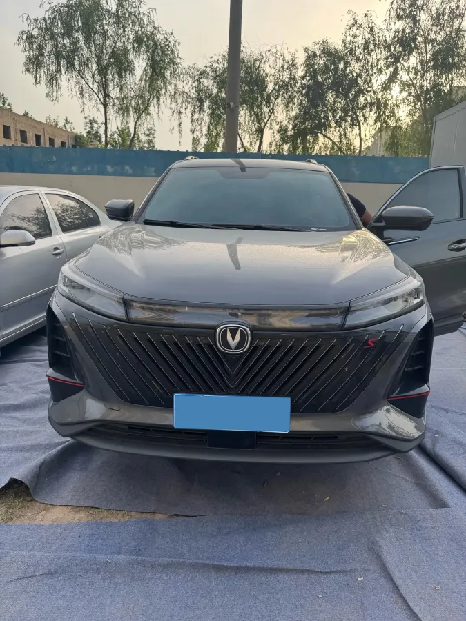 2022 ChangAn CS75 Plus 1.5T 188HP L4 8AT,autocango,china used car exporter,china ev exporter,chinese used car exporter,chinese used ev exporter
