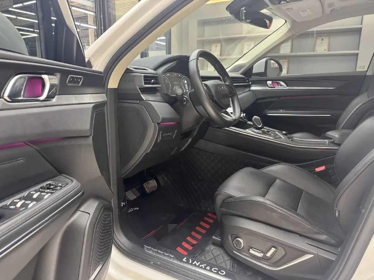 2021 LYNK&CO 01 2.0T 218HP L4 8AT,autocango,china used car exporter,china ev exporter,chinese used car exporter,chinese used ev exporter