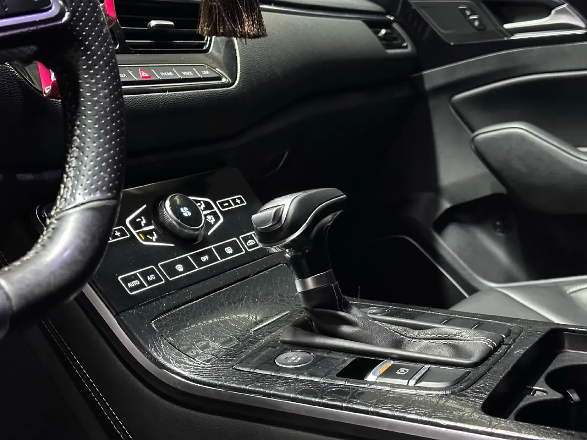 2019 HongQi H5 1.8T 180HP L4 6AT,autocango,china used car exporter,china ev exporter,chinese used car exporter,chinese used ev exporter