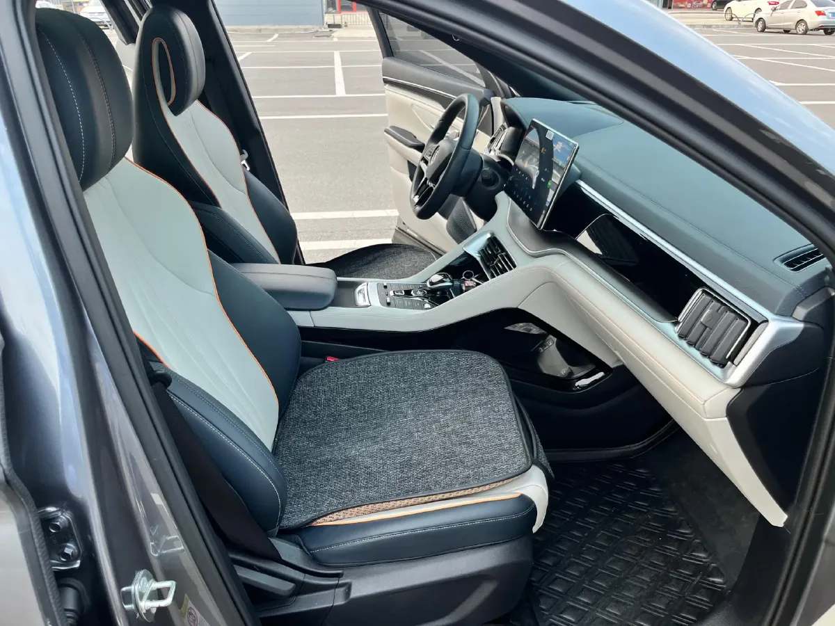 2021 Geely JiaJi 1.5T 177HP L3 7DCT PHEV 11.3KWH,autocango,china used car exporter,china ev exporter,chinese used car exporter,chinese used ev exporter