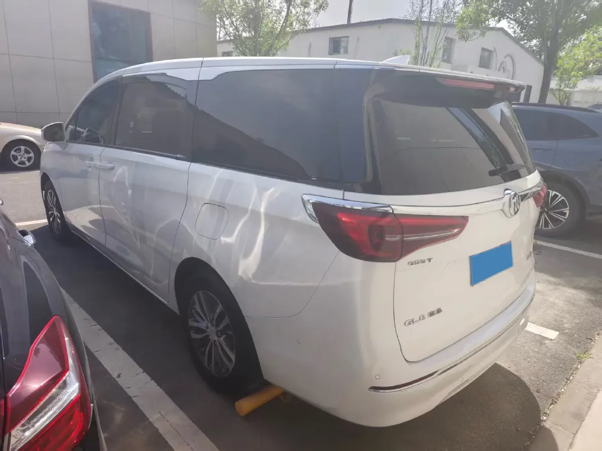 2022 Buick GL8 2.0T 237HP L4 9AT,autocango,china used car exporter,china ev exporter,chinese used car exporter,chinese used ev exporter