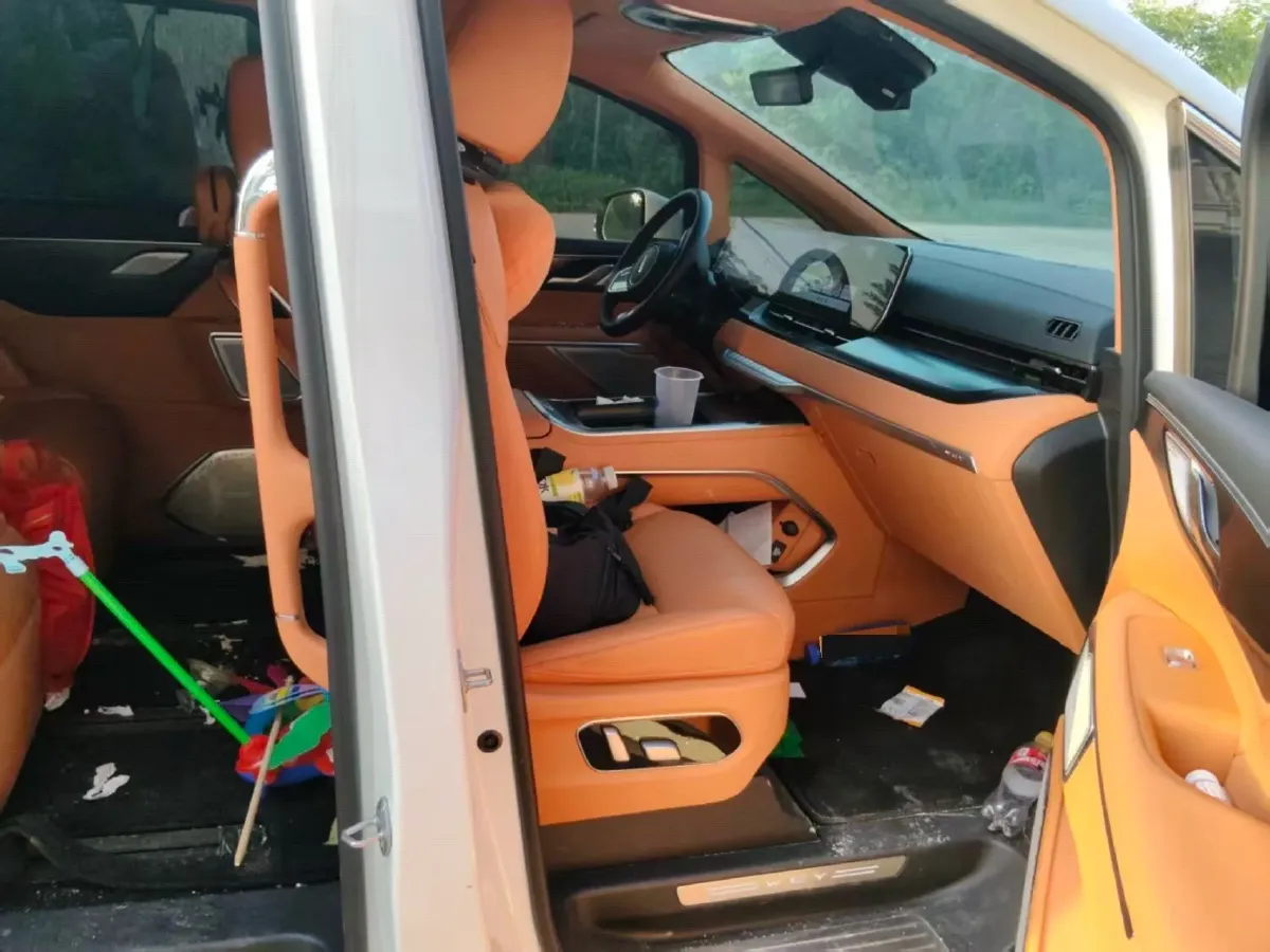 2024 Toyota Sienna 2.5L 189HP L4 E-CVT Hybrid,autocango,china used car exporter,china ev exporter,chinese used car exporter,chinese used ev exporter