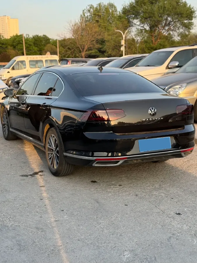 2020 Volkswagen Magotan 2.0T 186HP L4 7DCT,autocango,china used car exporter,china ev exporter,chinese used car exporter,chinese used ev exporter