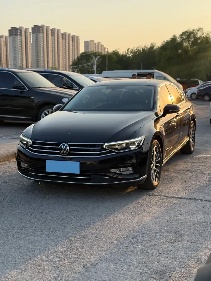2020 Volkswagen Magotan 2.0T 186HP L4 7DCT,autocango,china used car exporter,china ev exporter,chinese used car exporter,chinese used ev exporter