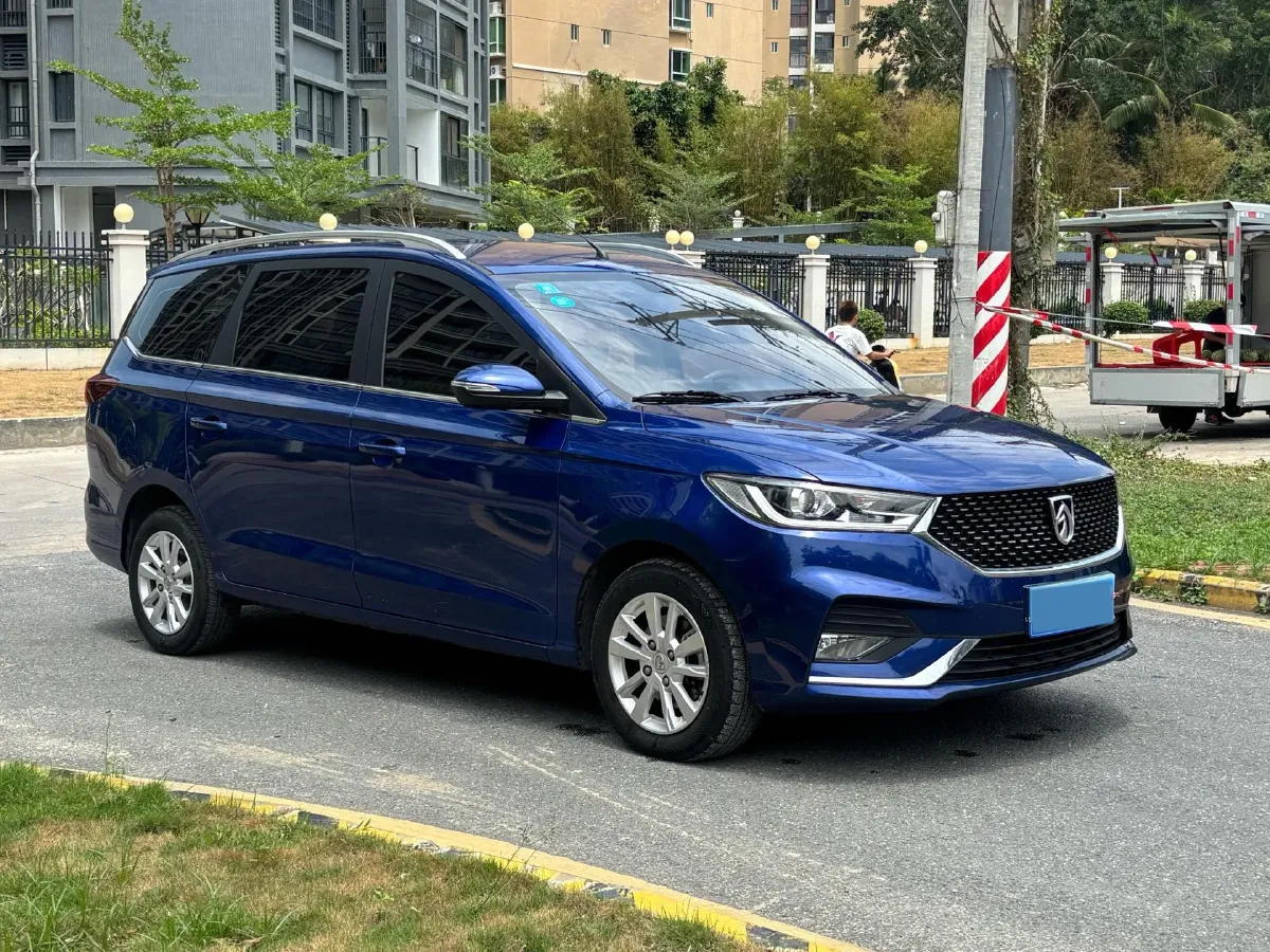 2019 BaoJun 360 1.5L 105HP L4 6MT,autocango,china used car exporter,china ev exporter,chinese used car exporter,chinese used ev exporter