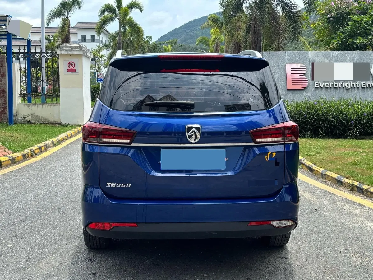 2019 BaoJun 360 1.5L 105HP L4 6MT,autocango,china used car exporter,china ev exporter,chinese used car exporter,chinese used ev exporter