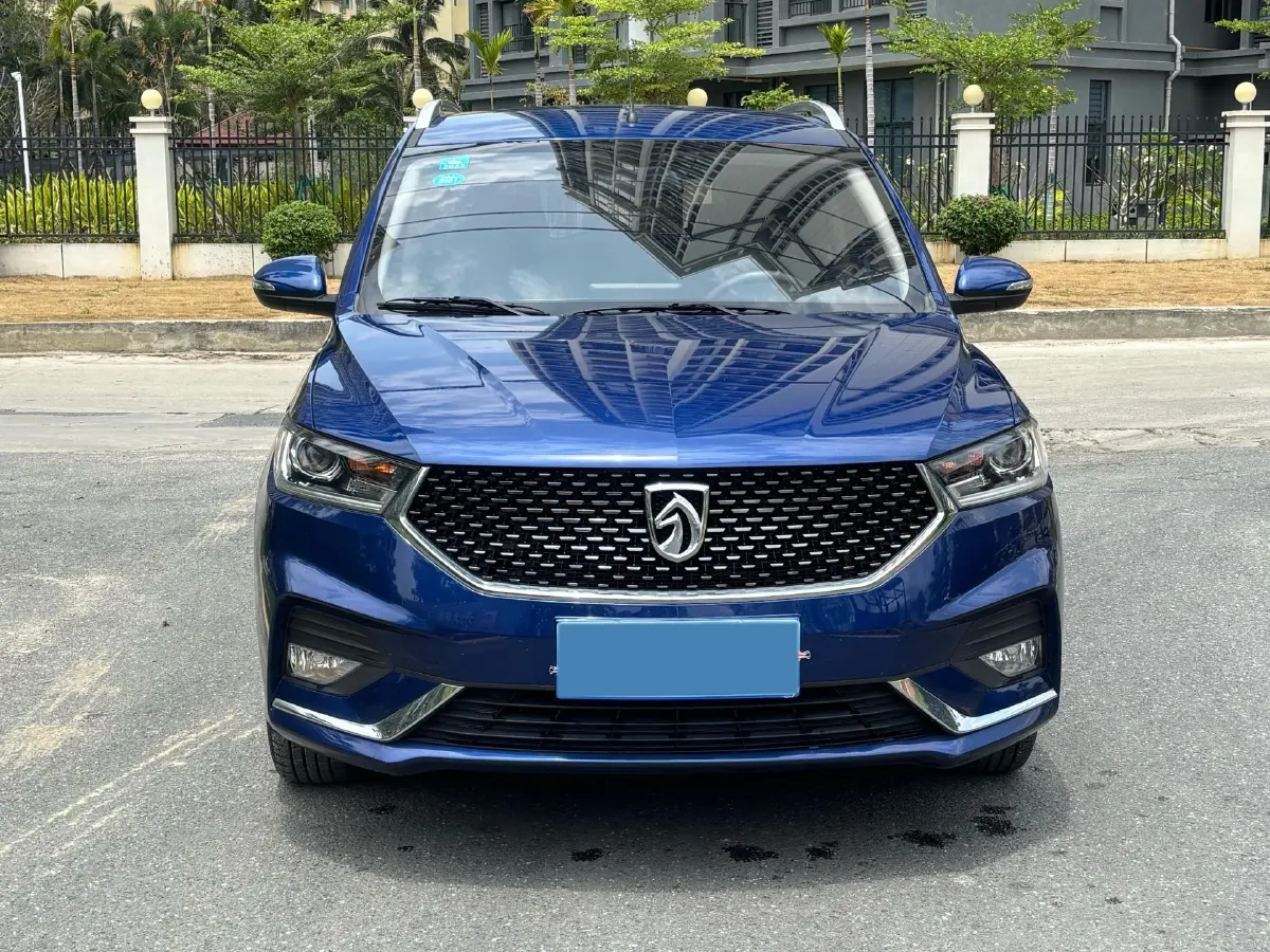 2019 BaoJun 360 1.5L 105HP L4 6MT,autocango,china used car exporter,china ev exporter,chinese used car exporter,chinese used ev exporter