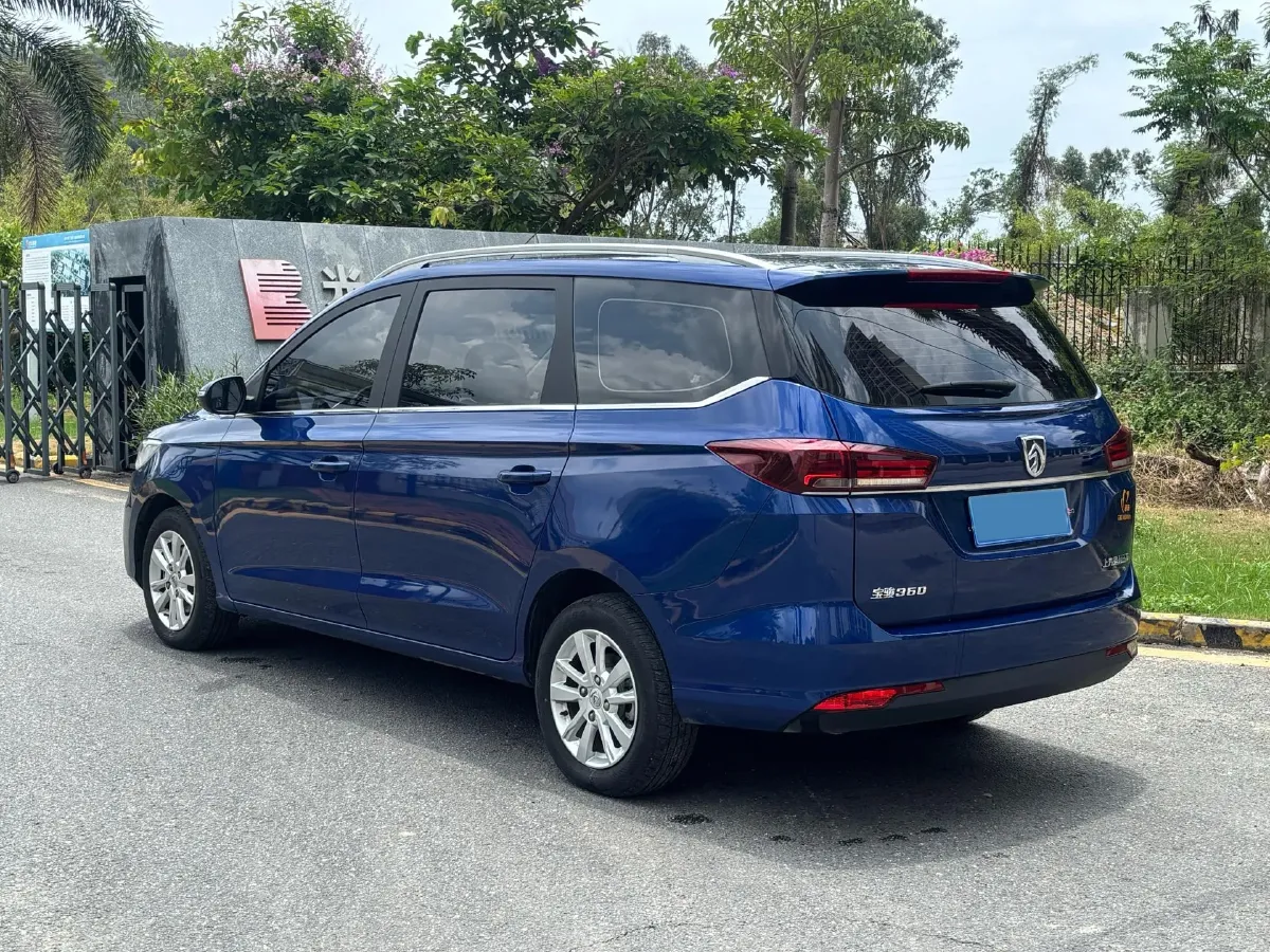 2019 BaoJun 360 1.5L 105HP L4 6MT,autocango,china used car exporter,china ev exporter,chinese used car exporter,chinese used ev exporter
