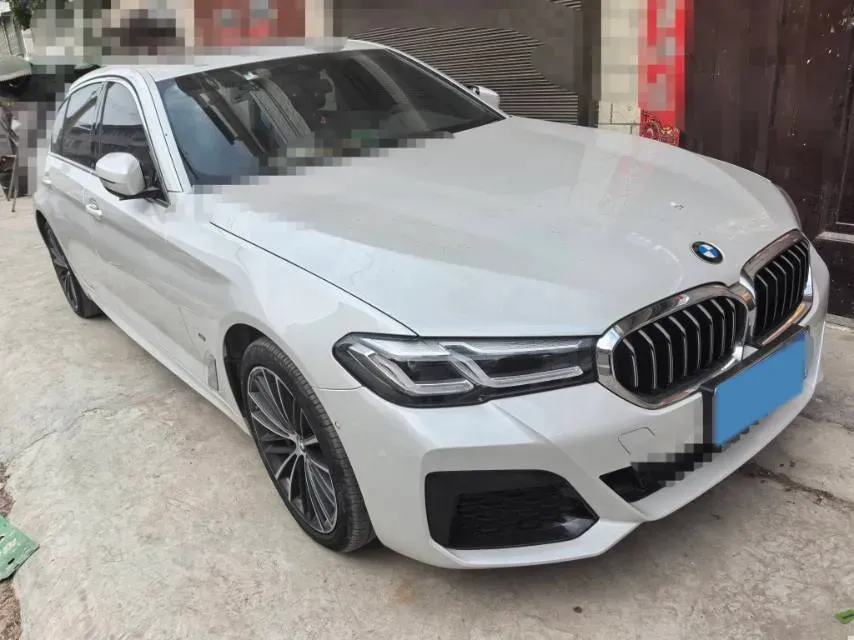 2022 BMW 5 Series 2.0T 252HP L4 8AT,autocango,china used car exporter,china ev exporter,chinese used car exporter,chinese used ev exporter