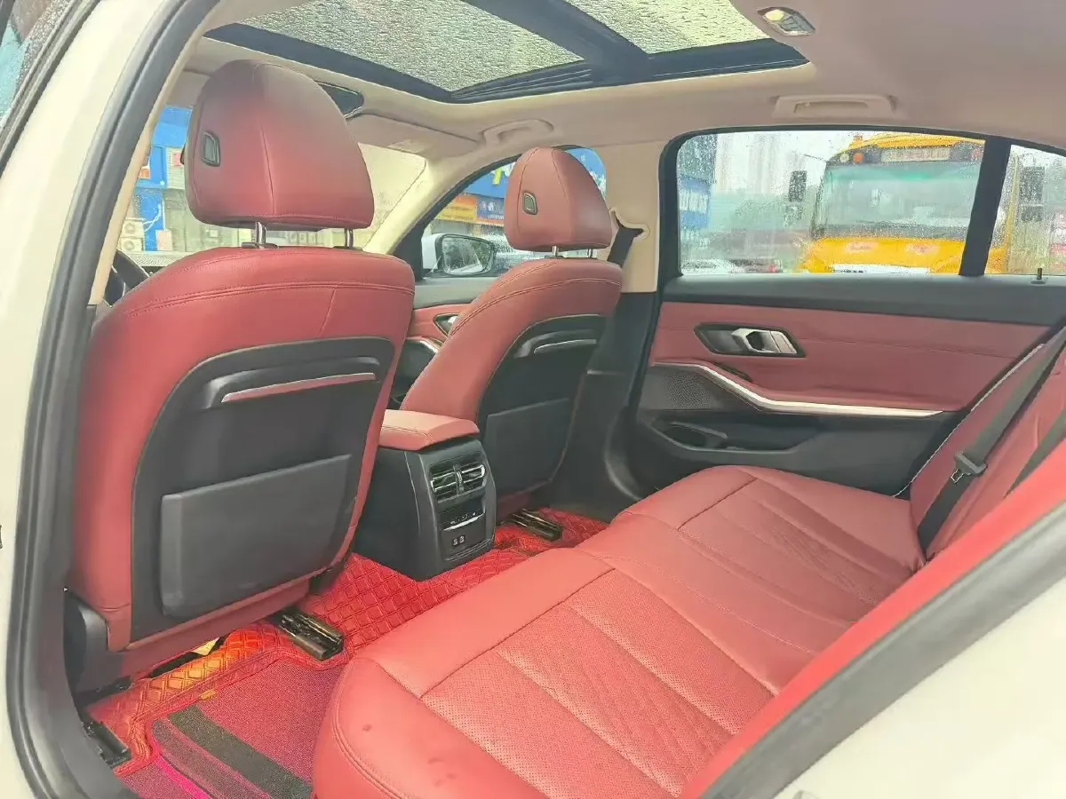 2022 BMW 3 Series 2.0T 156HP L4 8AT,autocango,china used car exporter,china ev exporter,chinese used car exporter,chinese used ev exporter