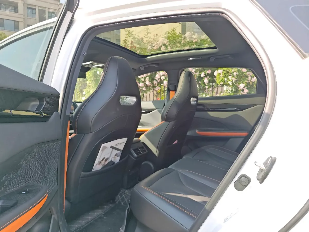 2024 ChangAn UNI-V 1.5T 188HP L4 7DCT,autocango,china used car exporter,china ev exporter,chinese used car exporter,chinese used ev exporter