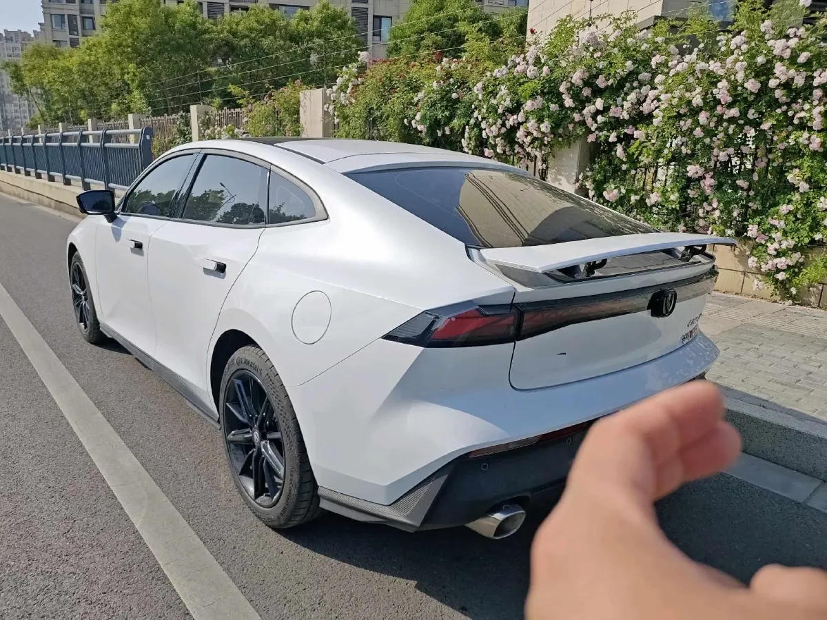 2024 ChangAn UNI-V 1.5T 188HP L4 7DCT,autocango,china used car exporter,china ev exporter,chinese used car exporter,chinese used ev exporter