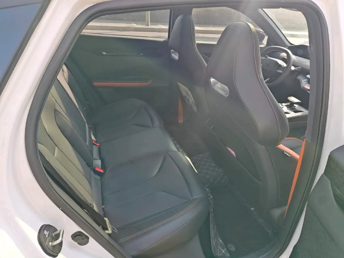 2024 ChangAn UNI-V 1.5T 188HP L4 7DCT,autocango,china used car exporter,china ev exporter,chinese used car exporter,chinese used ev exporter