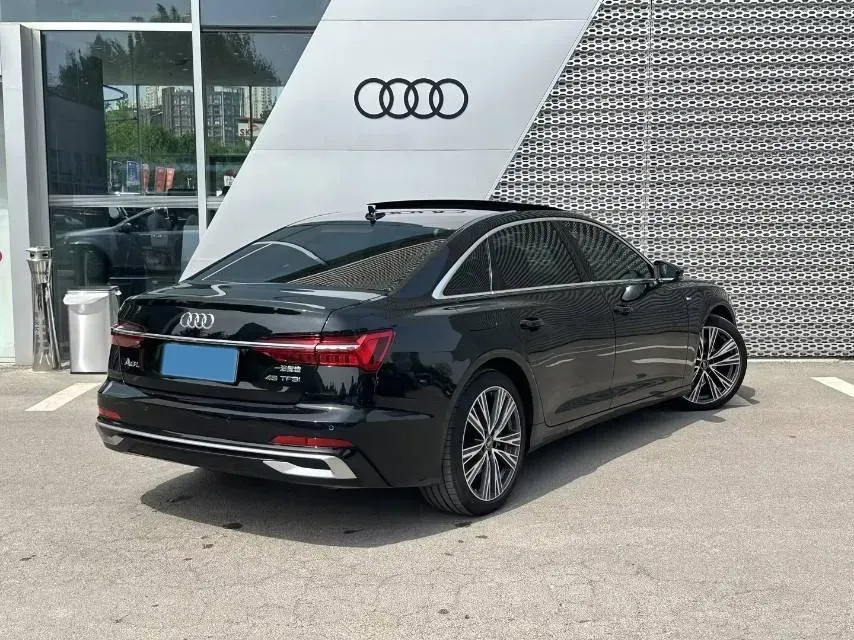 2024 Audi A6L 2.0T 245HP L4 7DCT,autocango,china used car exporter,china ev exporter,chinese used car exporter,chinese used ev exporter