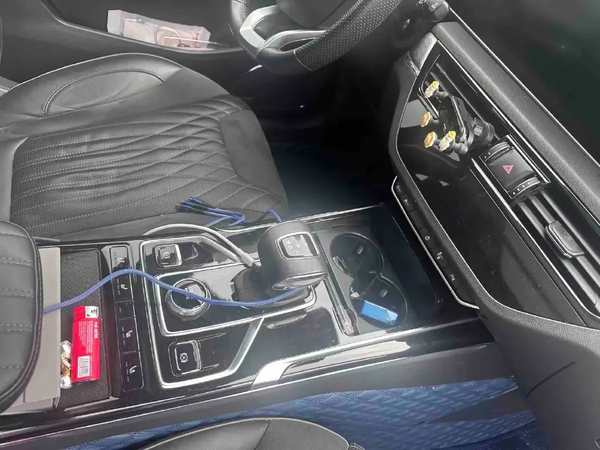 2022 HongQi HS5 2.0T 224HP L4 6AT,autocango,china used car exporter,china ev exporter,chinese used car exporter,chinese used ev exporter