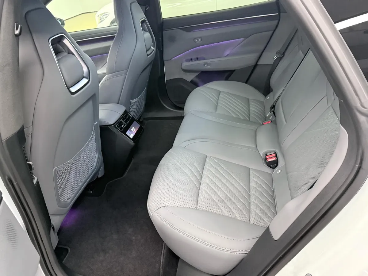 2025 Zeekr 001 BEV 100KWH,autocango,china used car exporter,china ev exporter,chinese used car exporter,chinese used ev exporter