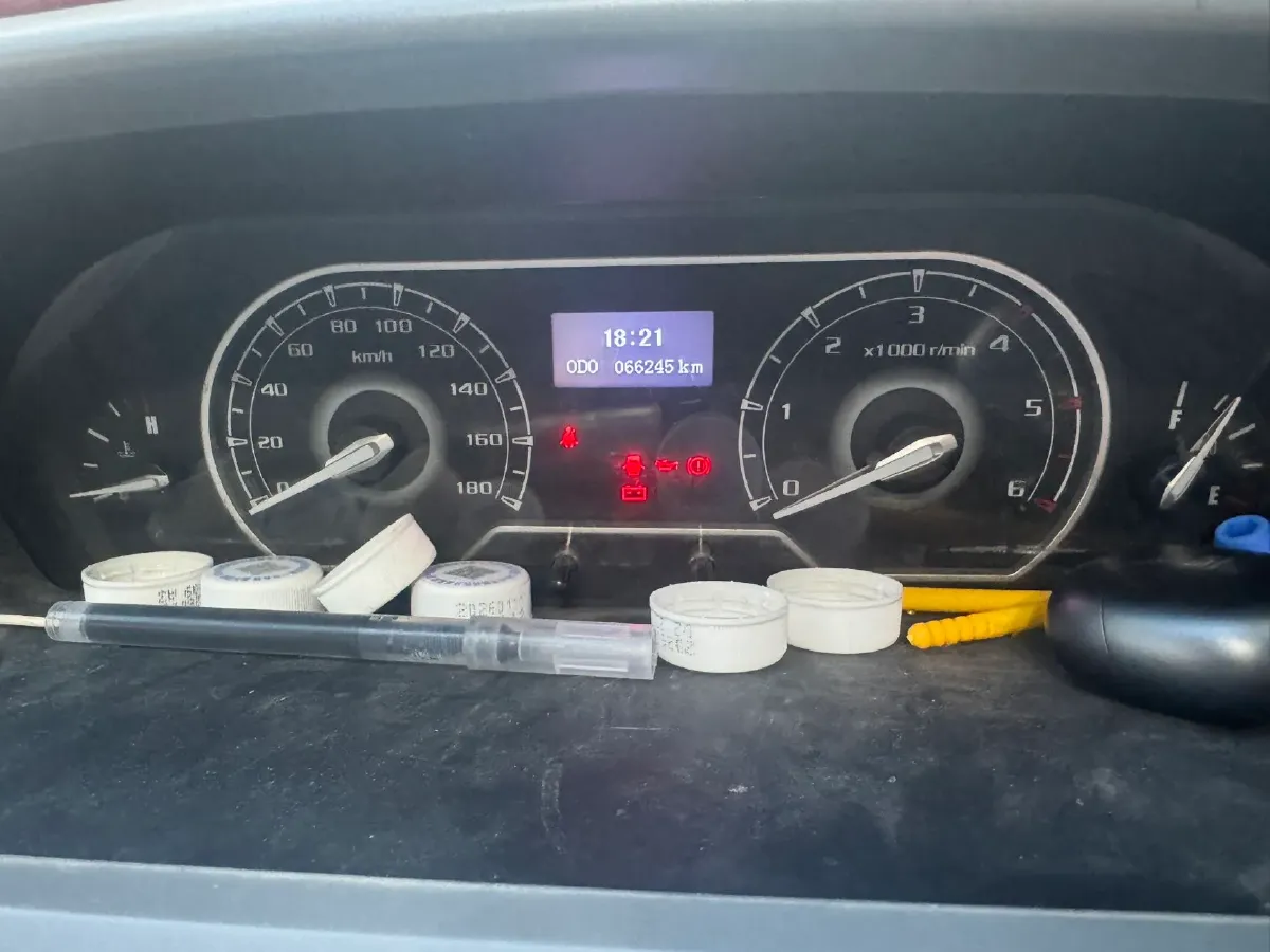 2023 MAXUS XinTu V80 2.0T 127HP L4 6MT,autocango,china used car exporter,china ev exporter,chinese used car exporter,chinese used ev exporter