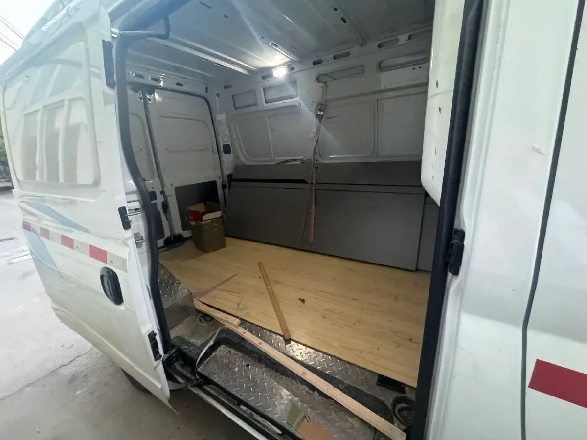 2023 MAXUS XinTu V80 2.0T 127HP L4 6MT,autocango,china used car exporter,china ev exporter,chinese used car exporter,chinese used ev exporter