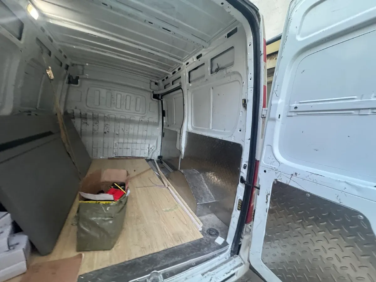 2023 MAXUS XinTu V80 2.0T 127HP L4 6MT,autocango,china used car exporter,china ev exporter,chinese used car exporter,chinese used ev exporter