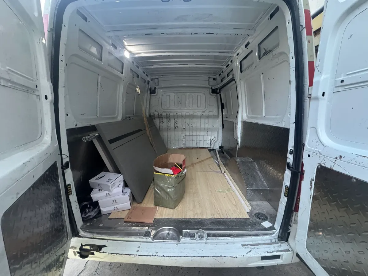 2023 MAXUS XinTu V80 2.0T 127HP L4 6MT,autocango,china used car exporter,china ev exporter,chinese used car exporter,chinese used ev exporter