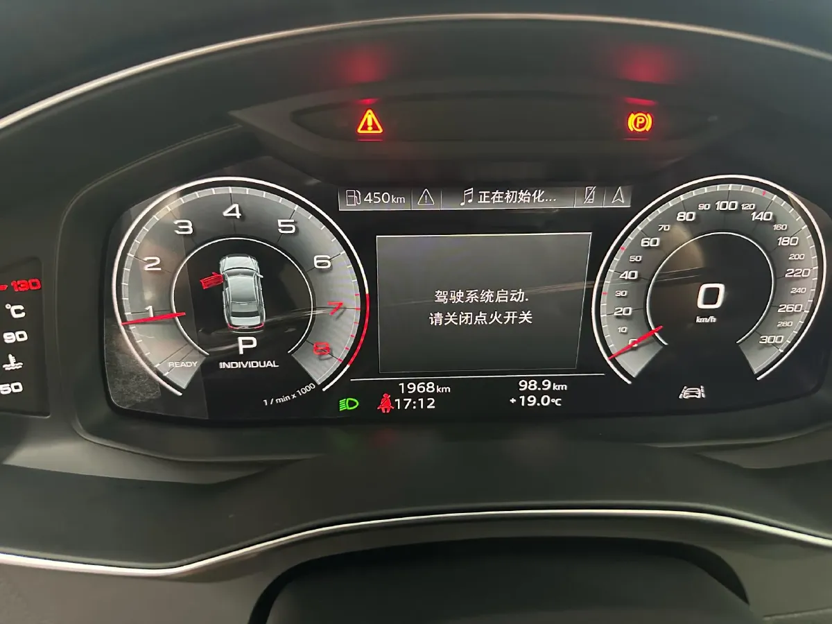 2025 Audi A6L 2.0T 245HP L4 7DCT,autocango,china used car exporter,china ev exporter,chinese used car exporter,chinese used ev exporter