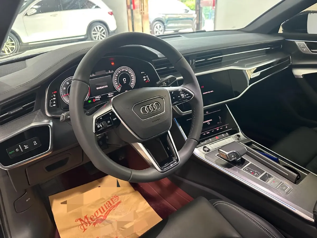 2025 Audi A6L 2.0T 245HP L4 7DCT,autocango,china used car exporter,china ev exporter,chinese used car exporter,chinese used ev exporter