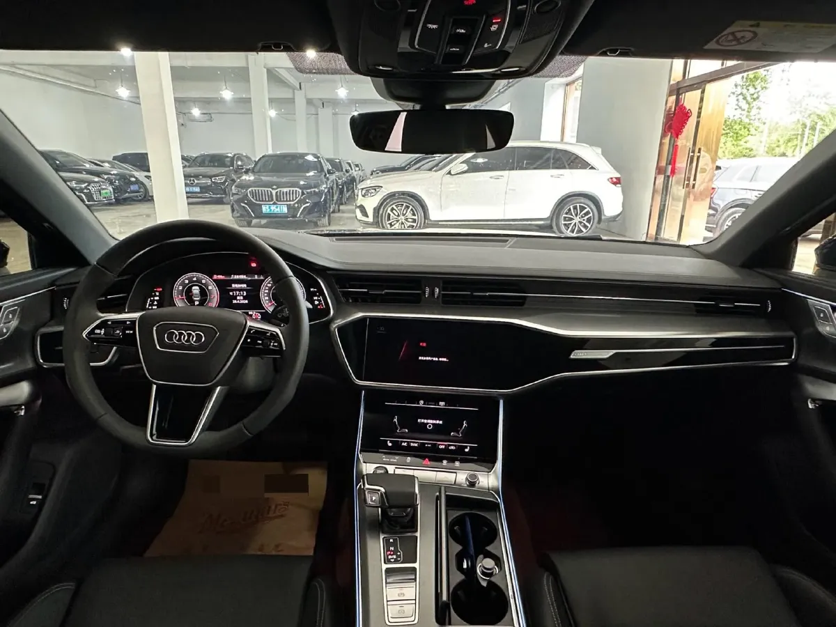 2025 Audi A6L 2.0T 245HP L4 7DCT,autocango,china used car exporter,china ev exporter,chinese used car exporter,chinese used ev exporter