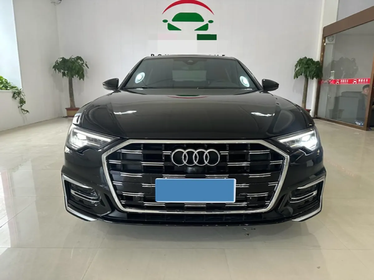 2025 Audi A6L 2.0T 245HP L4 7DCT,autocango,china used car exporter,china ev exporter,chinese used car exporter,chinese used ev exporter